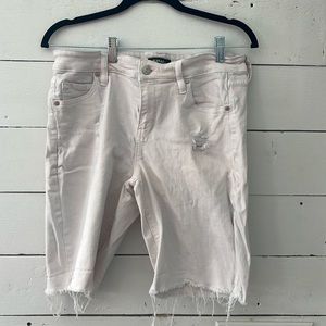 Women’s Bermuda short